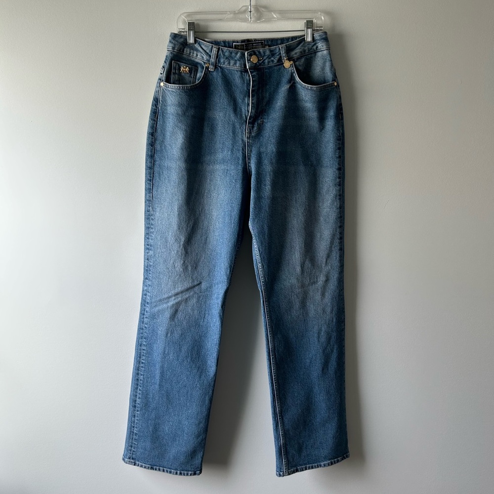 Holland Cooper medium wash straight leg jeans